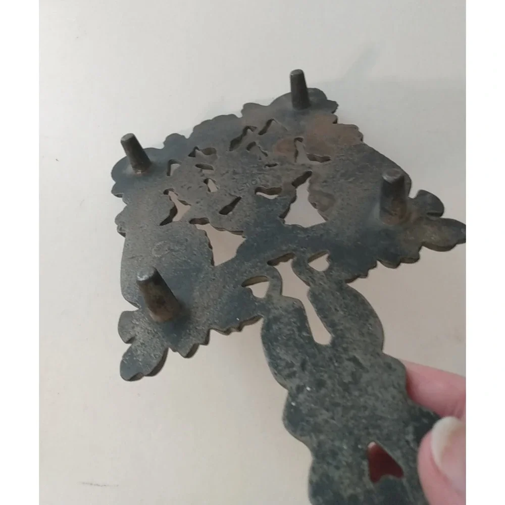 Wilton Cast Iron Trivet Grapes 8